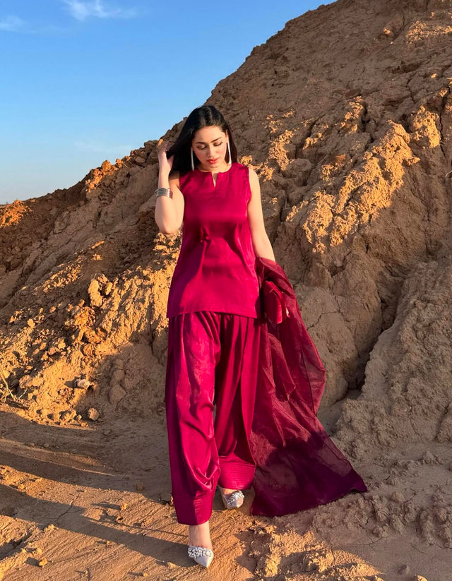 Farshi Hot Pink