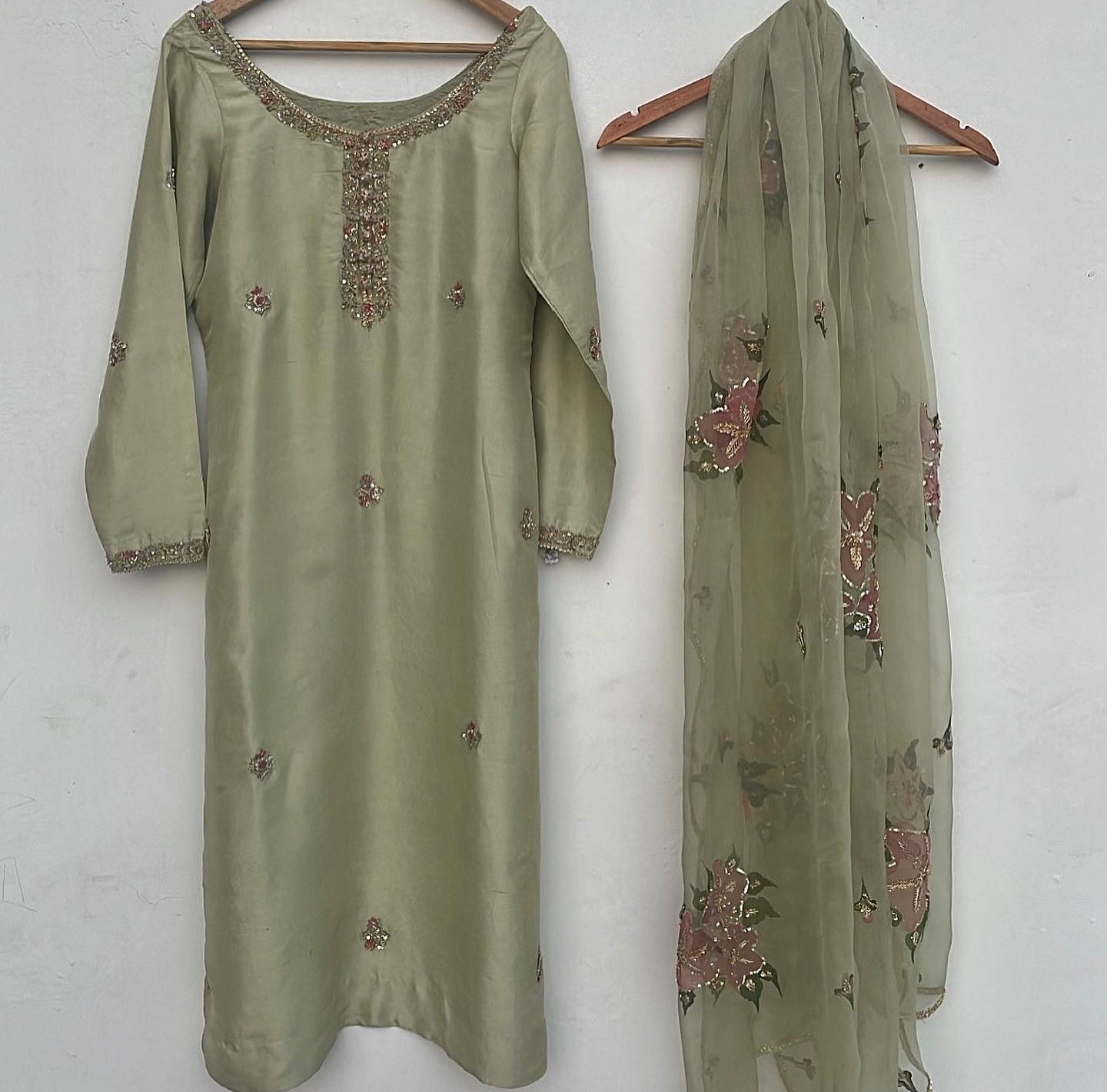 Shezil olive